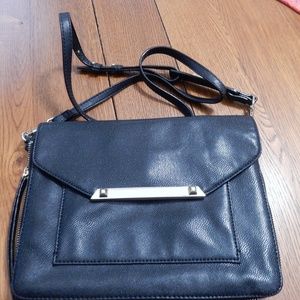Stella & Dot crossbody bag, expandable - Black